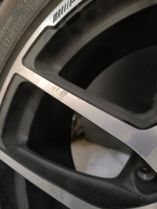 Llanta AMG 21" - Continental R295/40