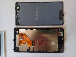 Sony XPERIA Piezas Nuevas y No Tanto