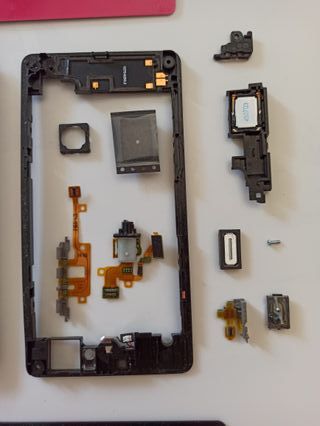 Sony XPERIA Piezas Nuevas y No Tanto