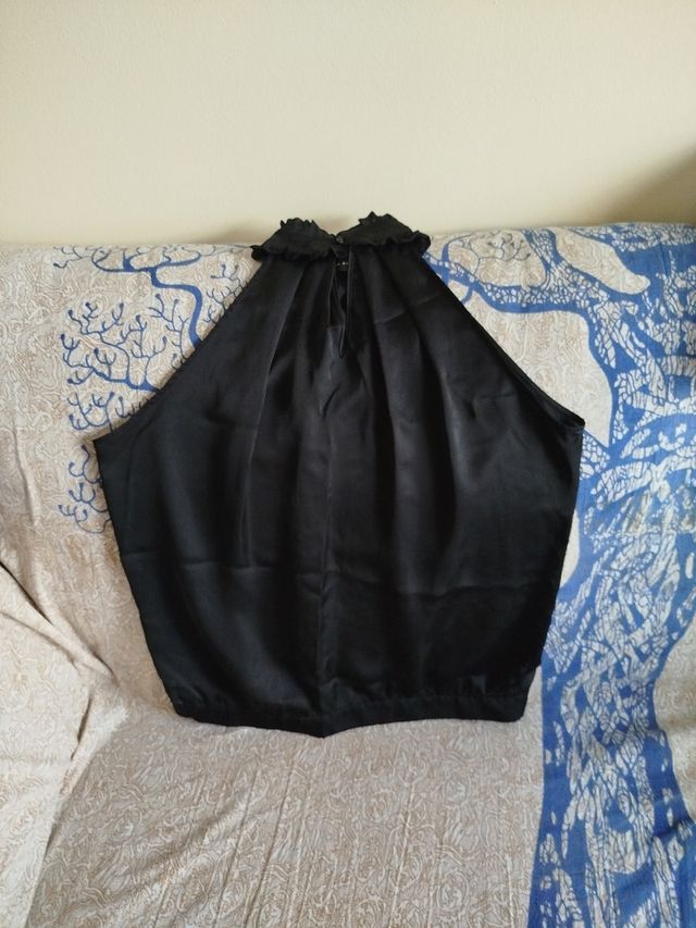 Top negro halter