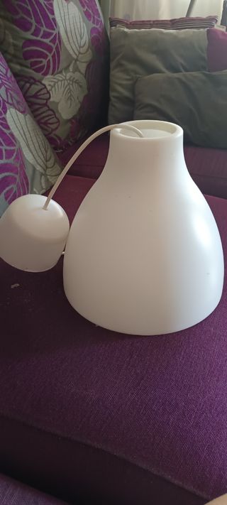 Lámpara colgante blanca de plástico