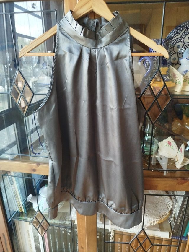 Top gris cuello halter