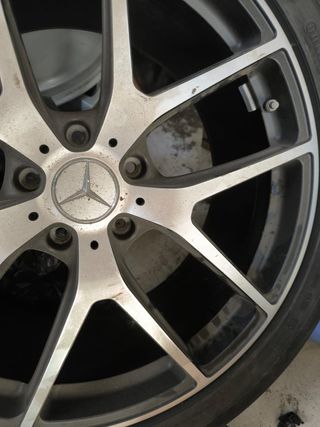 Llanta AMG 21" - R295/40 R21