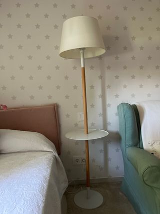 Lámpara pie madera blanca + mesita