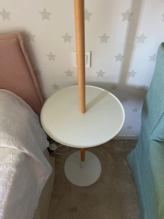 Lámpara pie madera blanca + mesita