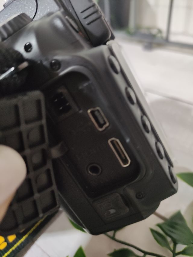 Nikon D90 + Objetivo 18-55mm + Mochila (8409 disp)