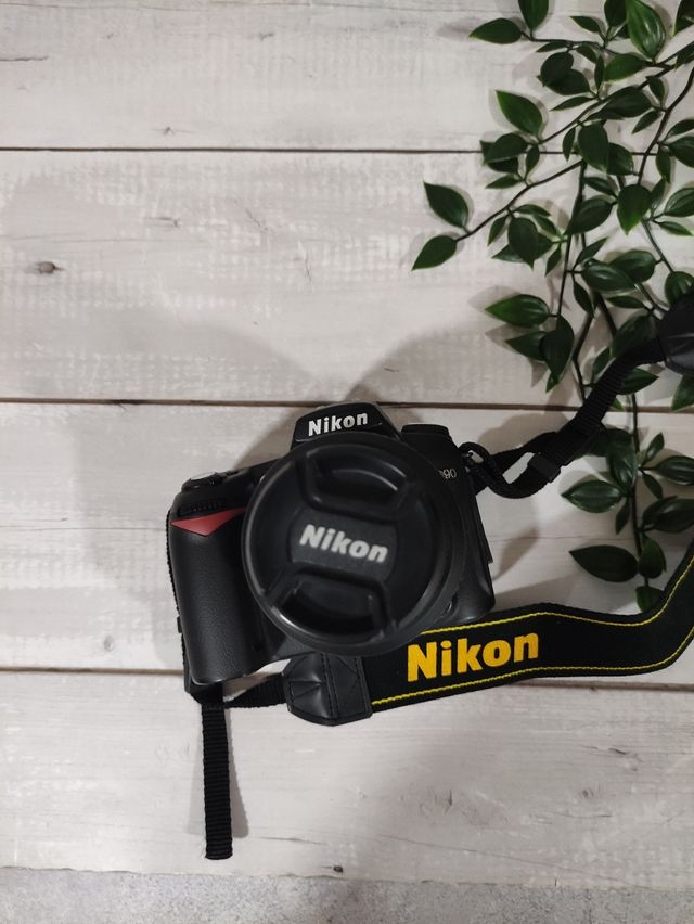 Nikon D90 + Objetivo 18-55mm + Mochila (8409 disp)