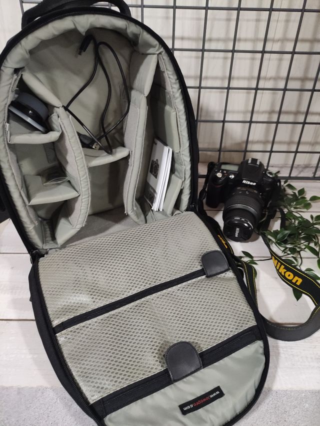 Nikon D90 + Objetivo 18-55mm + Mochila (8409 disp)