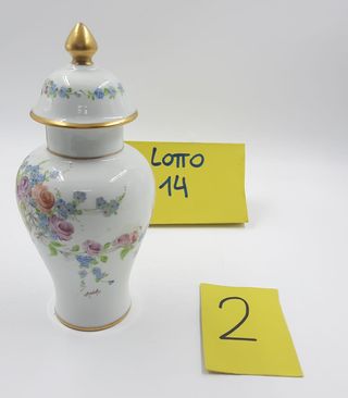 Vaso in ceramica con coperchio dipinto a mano