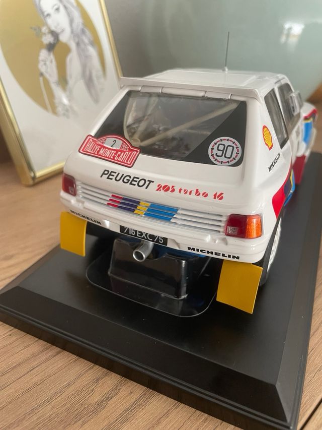 Peugeot 205 T16 Rally 1:18 grupo b montecarlo