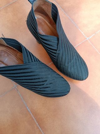 Botines negros mujer