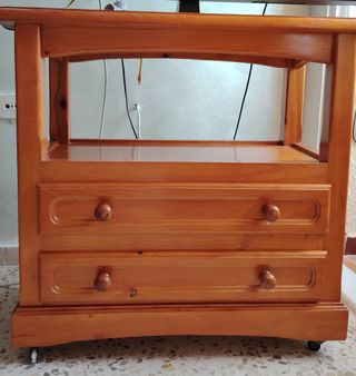 Mesa TV madera miel - 2 cajones. Ruedas.