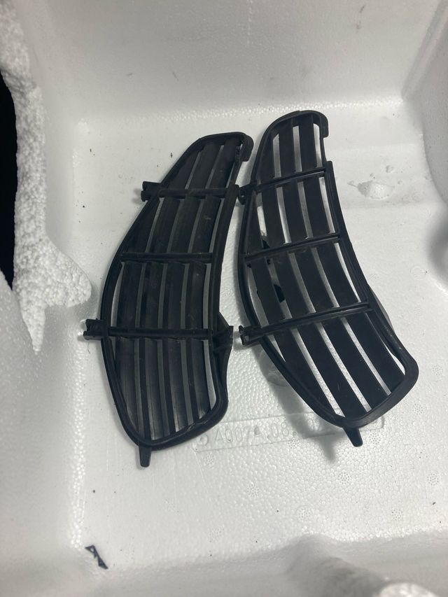 Rejillas Vespa GTS: 2 unds.