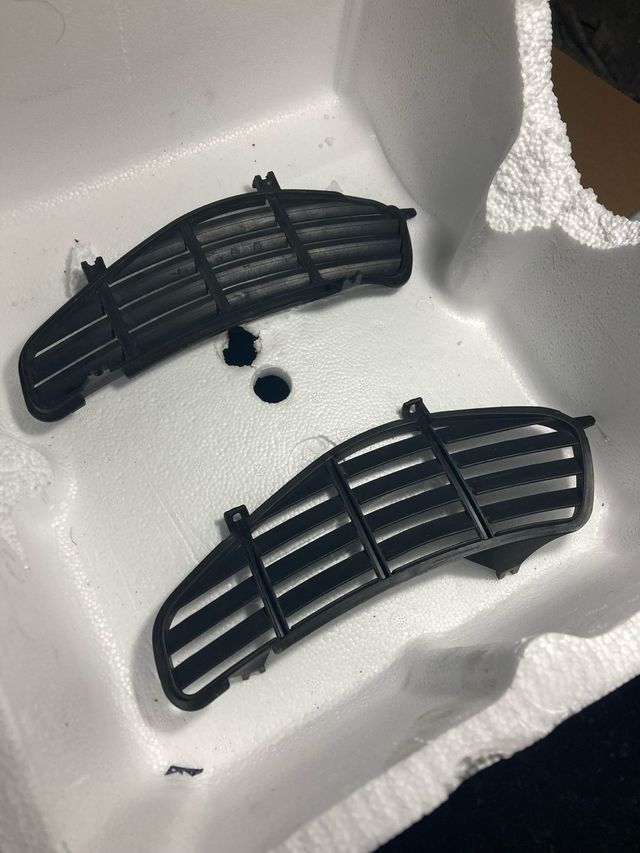 Rejillas Vespa GTS: 2 unds.