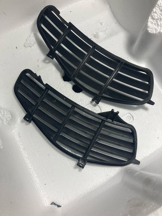 Rejillas Vespa GTS: 2 unds.