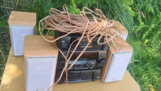 Equipo música Panasonic con altavoces