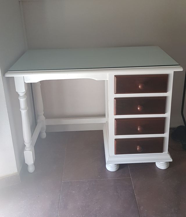 Escritorio madera blanco-marrón con cristal