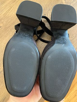 Zapato Zara terciopelo negro - 38