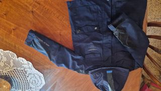 Cazadora Aston Martin Racing niño.
Talla 3-4 años.