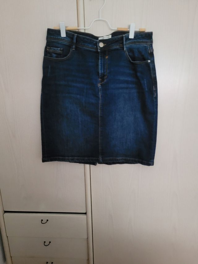 Falda vaquera azul + camiseta