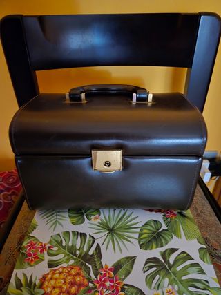 Beauty case vintage marrone