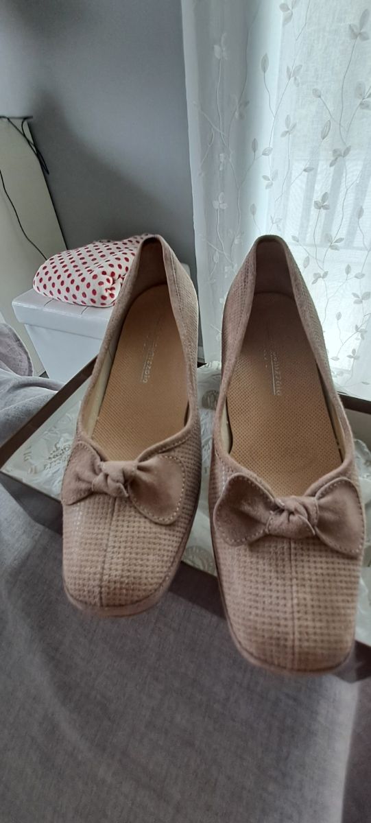 Scarpe beige c/fiocco - n.36