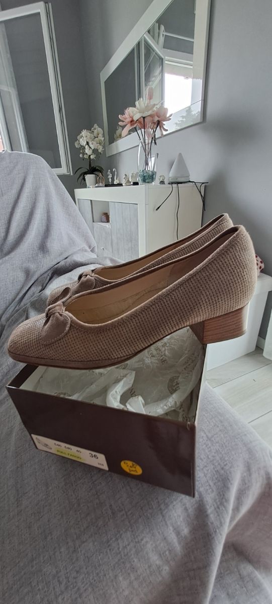 Scarpe beige c/fiocco - n.36