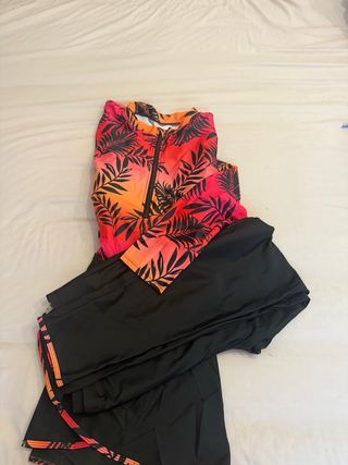 Burkini deportivo mujer rojo-negro