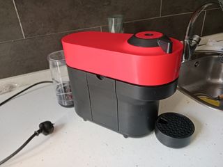 Cafetera Nespresso roja