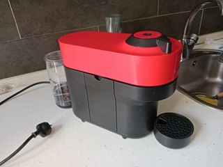 Cafetera Nespresso roja
