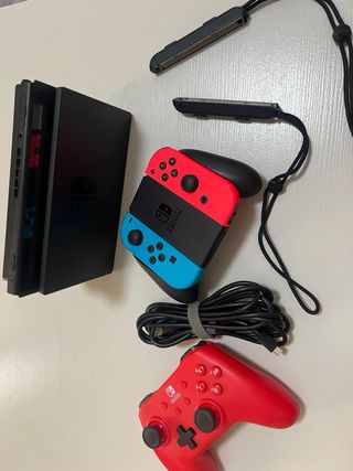 Nintendo Switch roja y azul - Como nueva