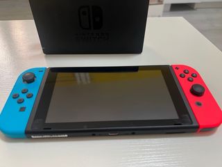 Nintendo Switch roja y azul - Como nueva