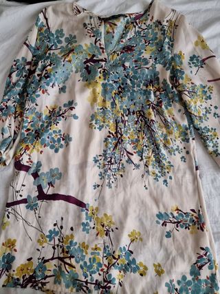 Vestido estampado. TL. Zara