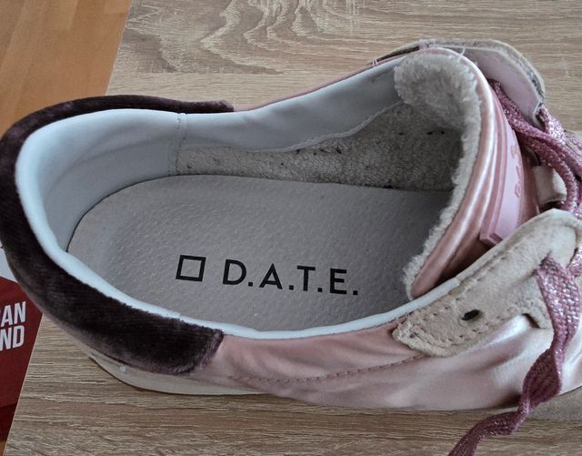 Bambas deportivas beige y rosa