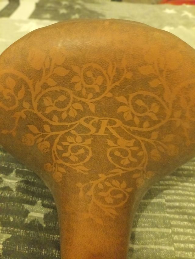 Sillín y puños bici playera