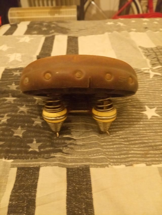 Sillín y puños bici playera