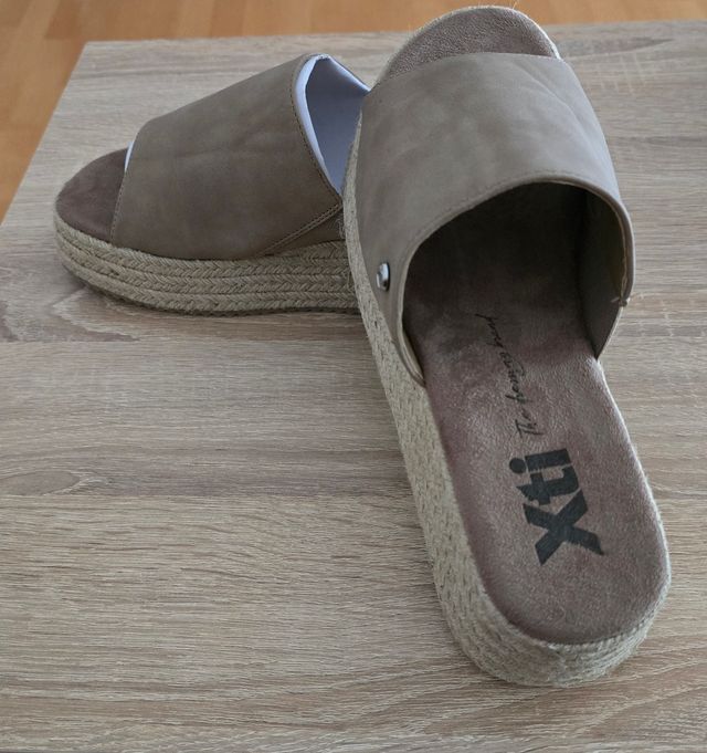 Chanclas plataforma Xti marrón