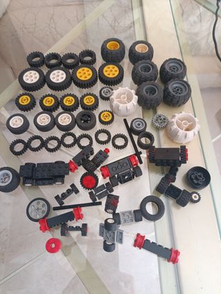 Lote LEGO ruedas y ejes antiguos