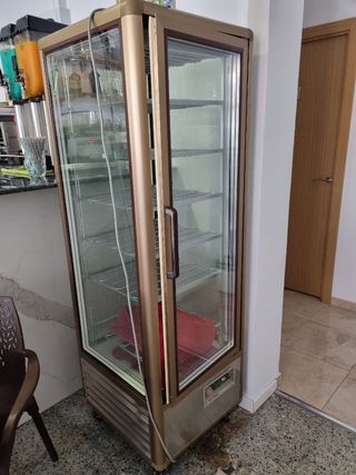Congelador vertical pastelería