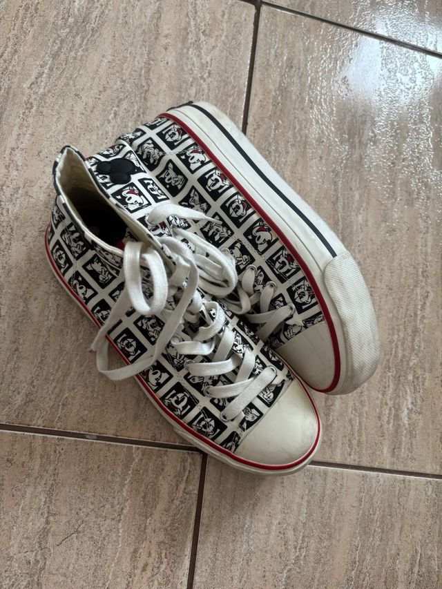 Zapatillas Mickey Mouse Lefties