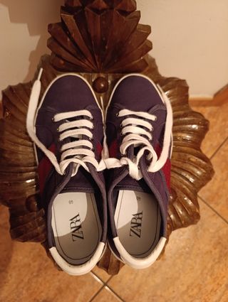 Zapatillas Zara azul marino-rojo de tela
