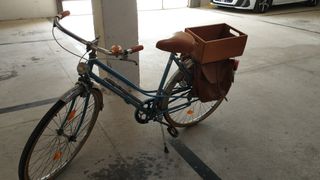 Bicicleta clásica mujer años 70