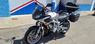 Yamaha Fazer 600 (2004) - Moto