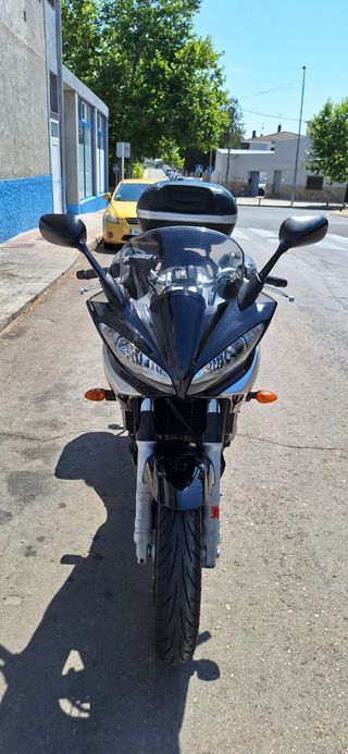 Yamaha Fazer 600 (2004) - Moto