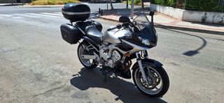 Yamaha Fazer 600 (2004) - Moto
