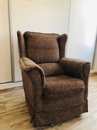 Sillón orejero marrón vintage