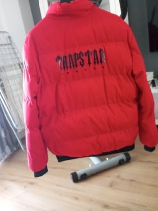 Abrigo Trapstar rojo