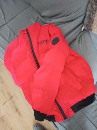 Abrigo Trapstar rojo