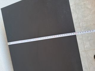 Mesa auxiliar negra metal y madera