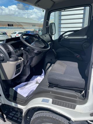 Nissan NT400 Cabstar 2020 frigorifico